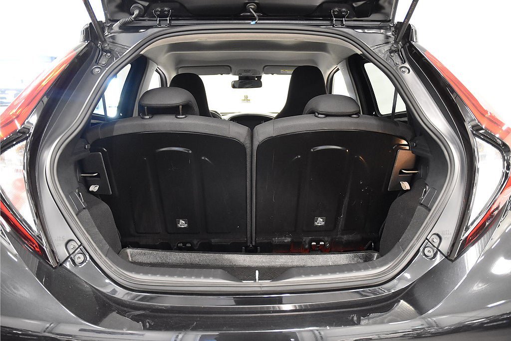 Vehicle Image 18
