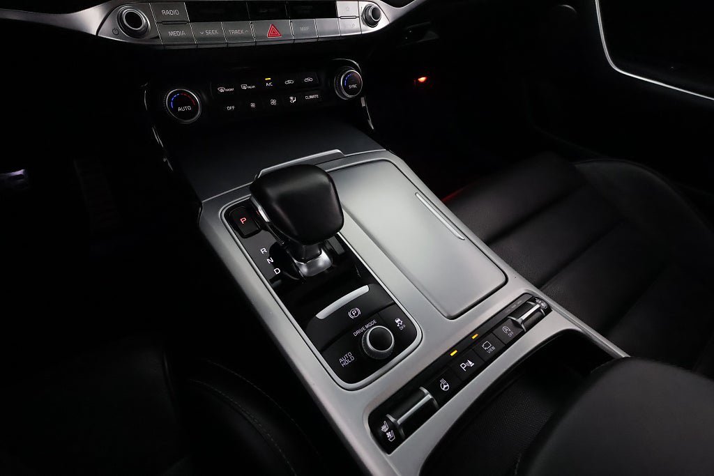 Vehicle Image 16