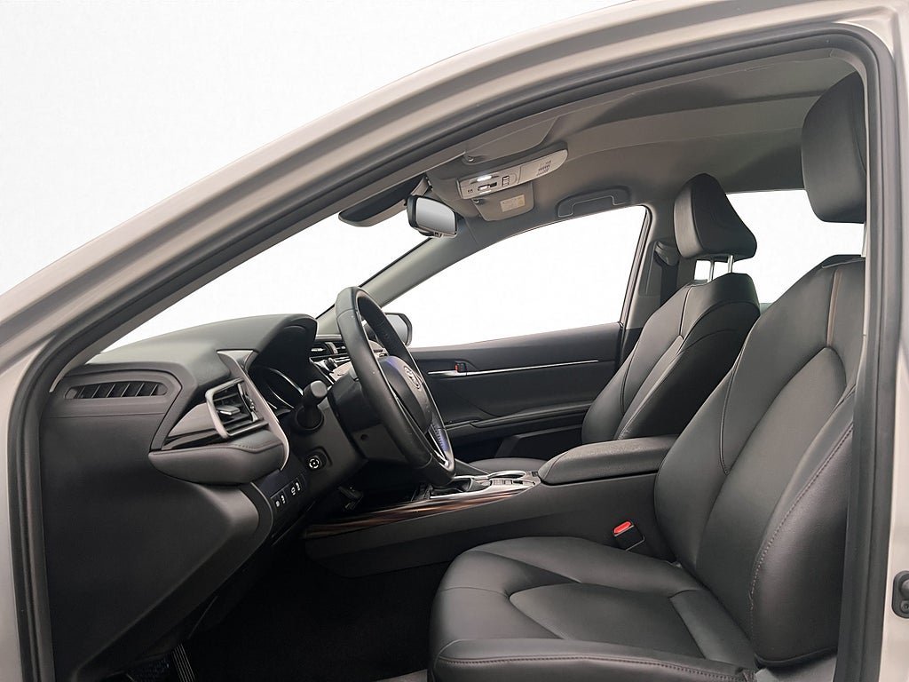 Vehicle Image 12