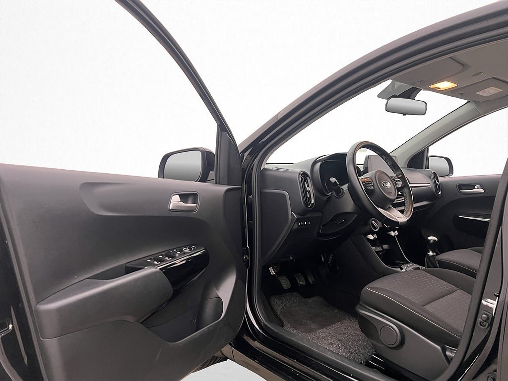 Vehicle Image 10
