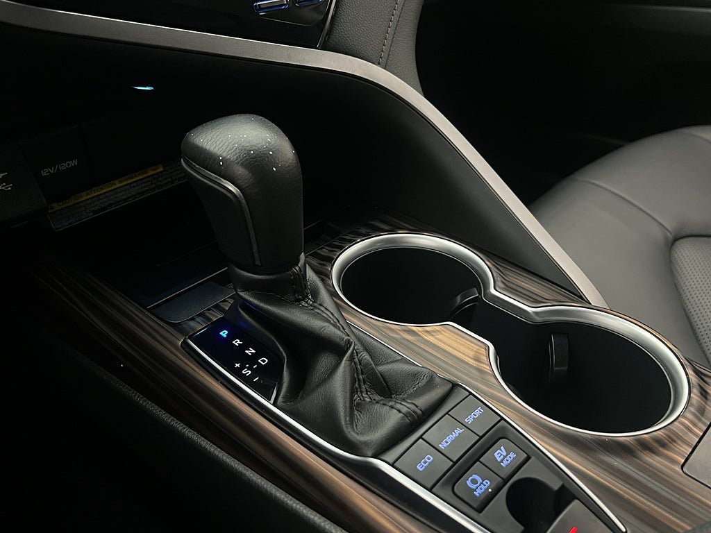 Vehicle Image 24