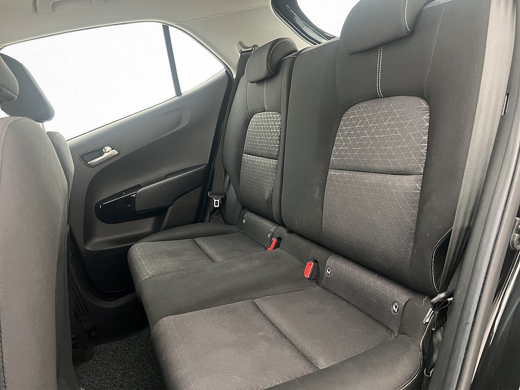 Vehicle Image 23