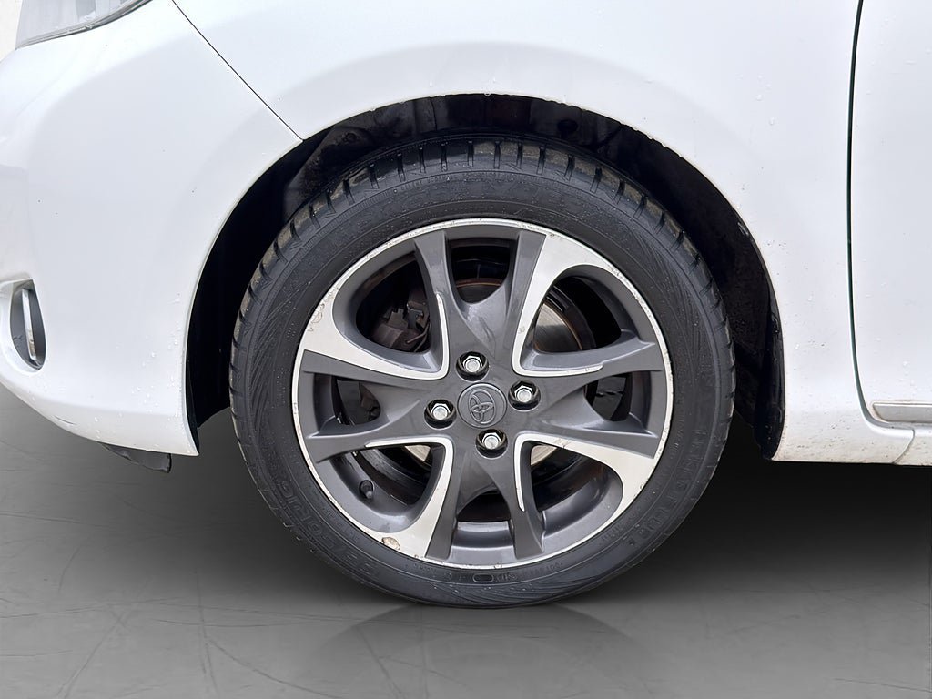 Vehicle Image 22