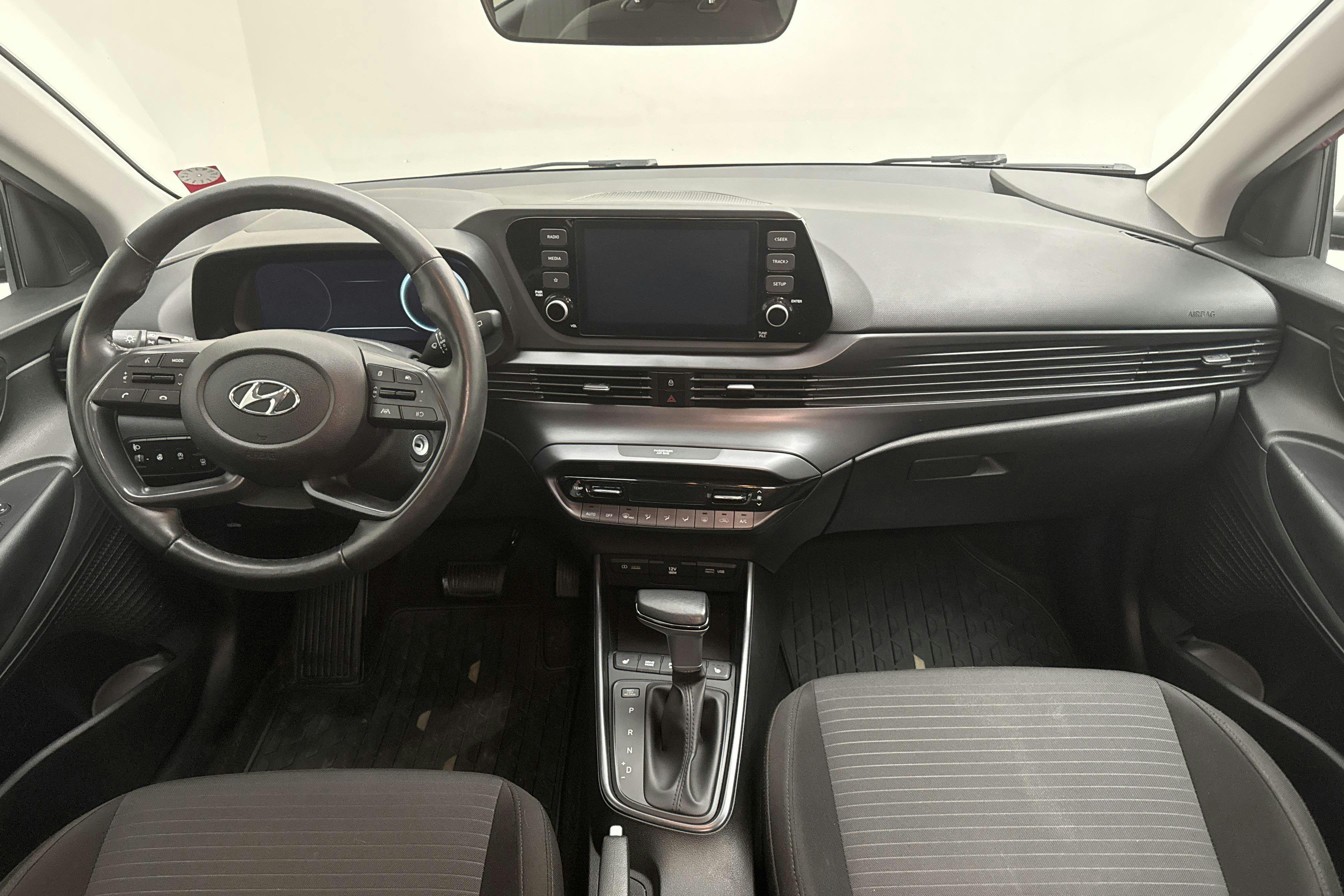 Vehicle Image 6
