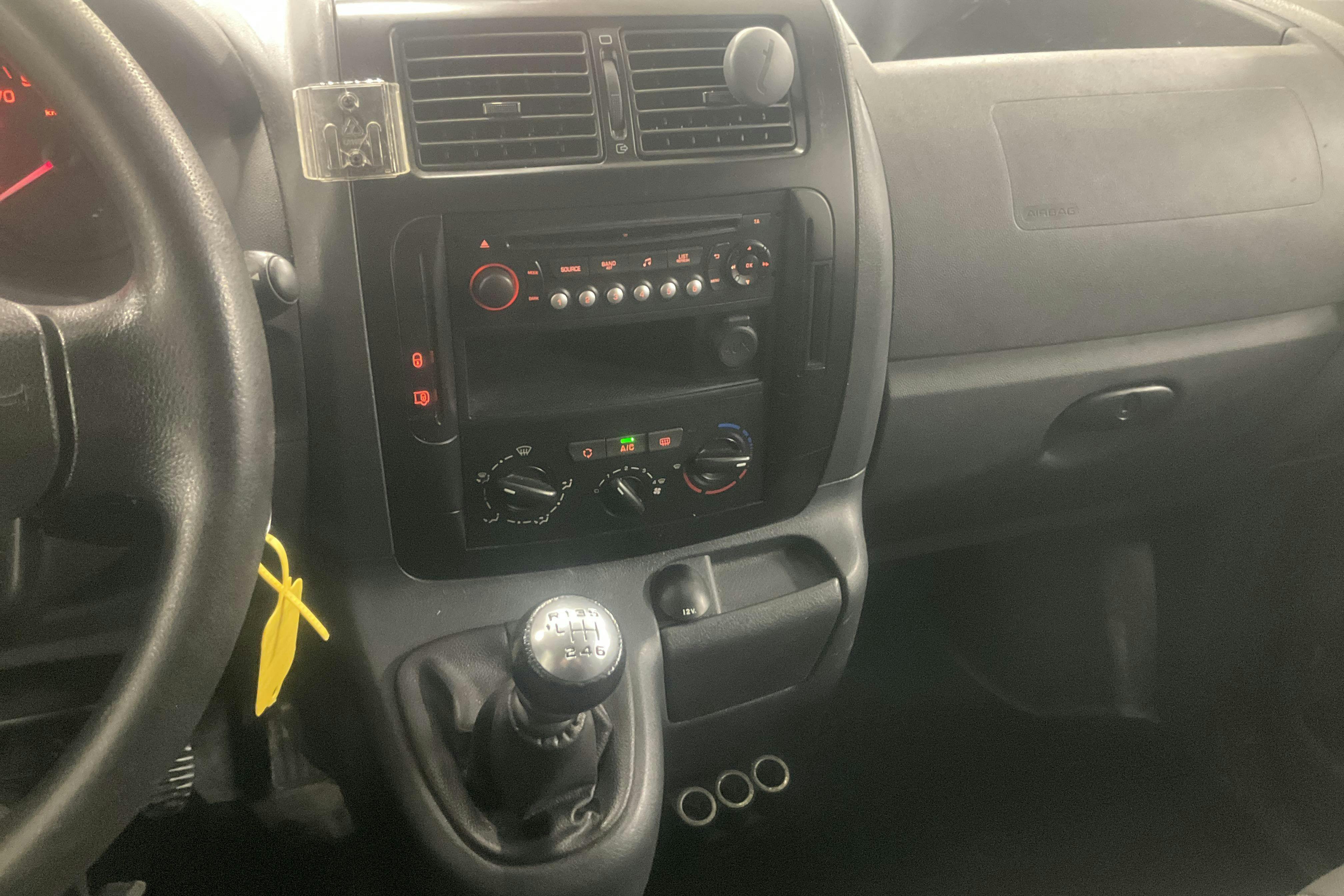 Vehicle Image 12