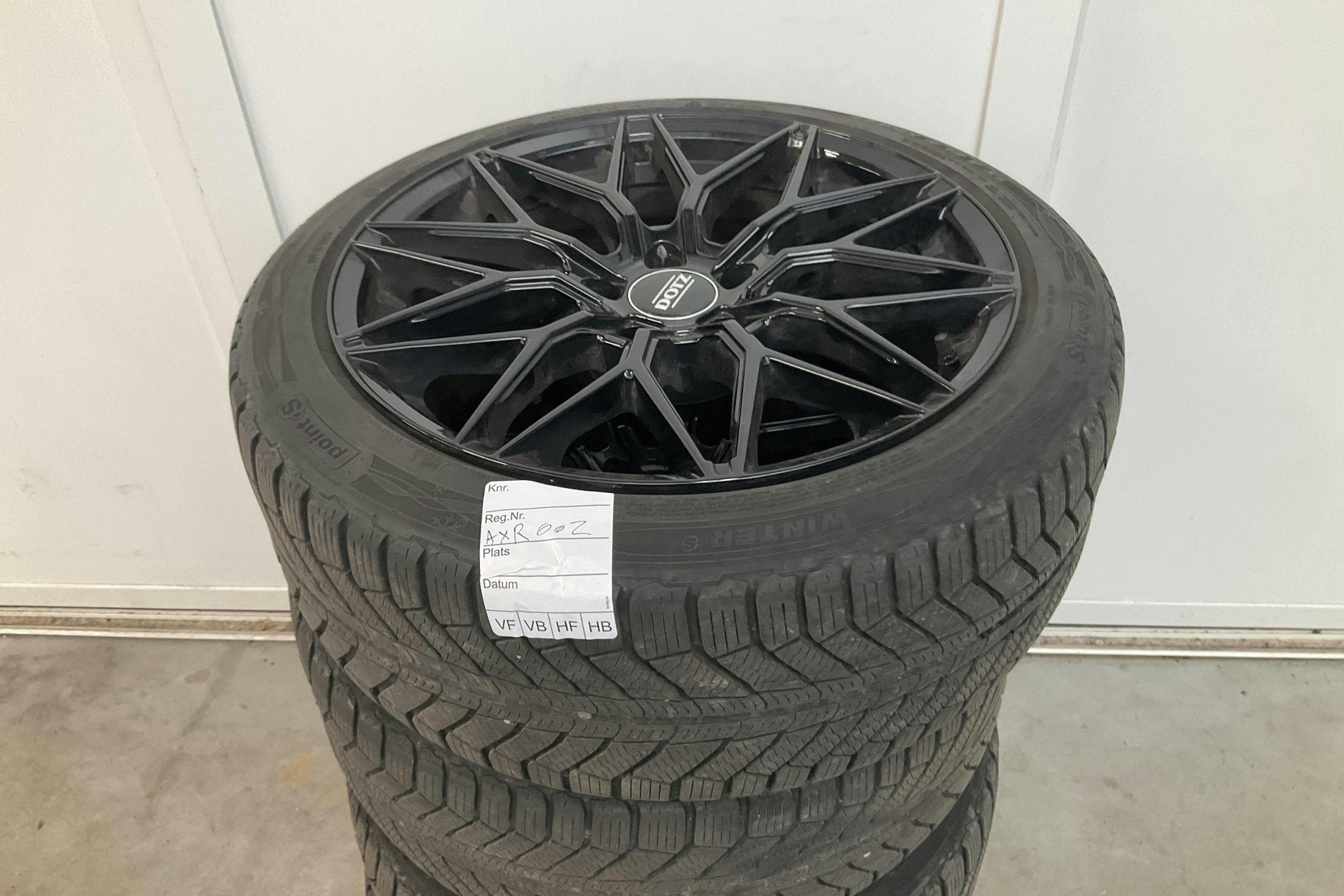 Vehicle Image 14