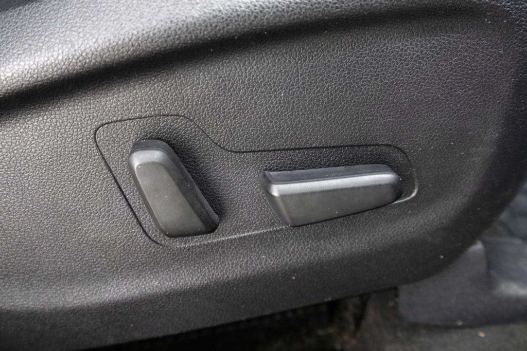 Vehicle Image 24