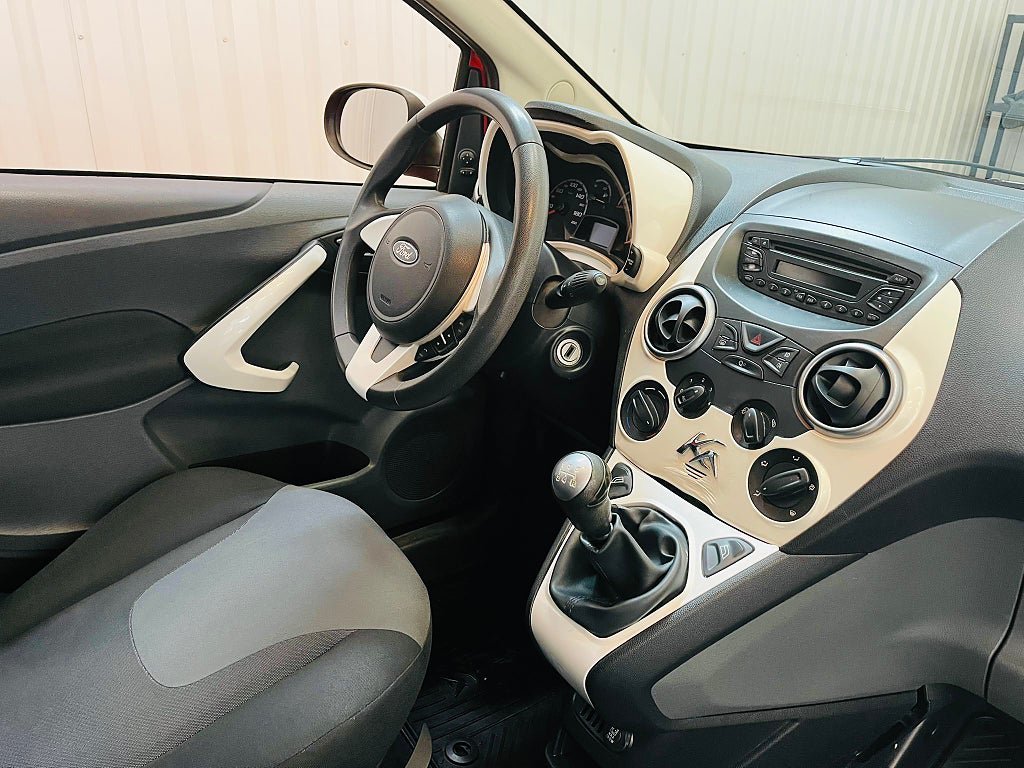 Vehicle Image 11