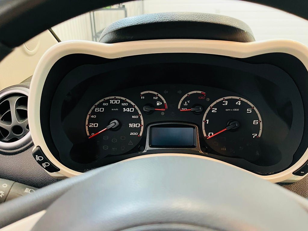 Vehicle Image 18