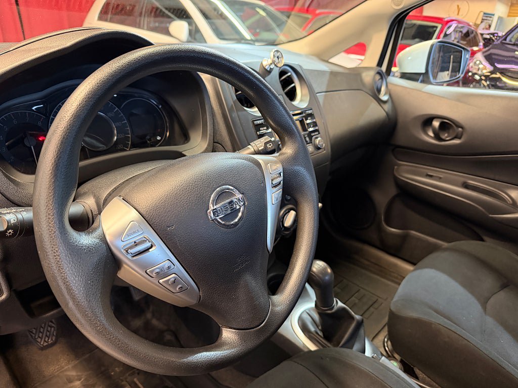 Vehicle Image 12