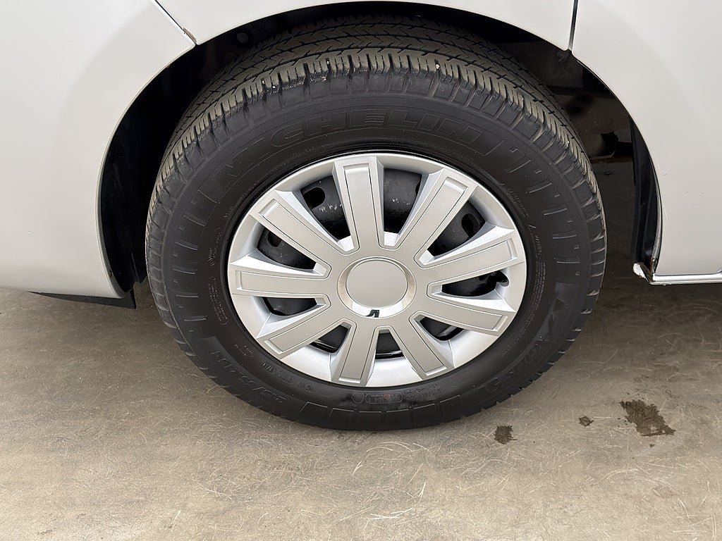 Vehicle Image 21