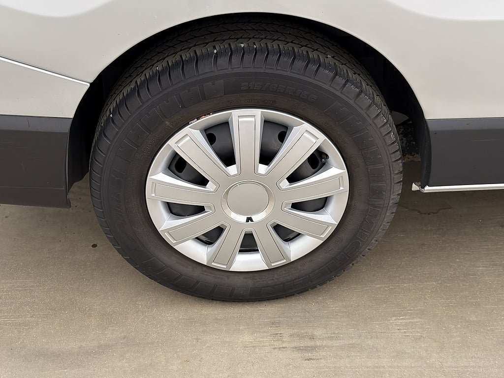 Vehicle Image 23