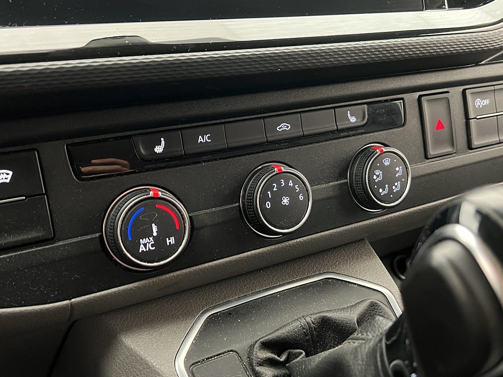 Vehicle Image 28