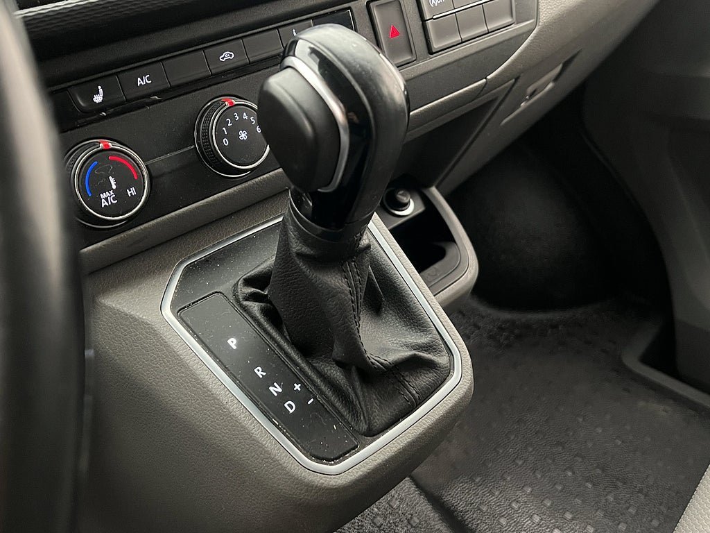 Vehicle Image 29