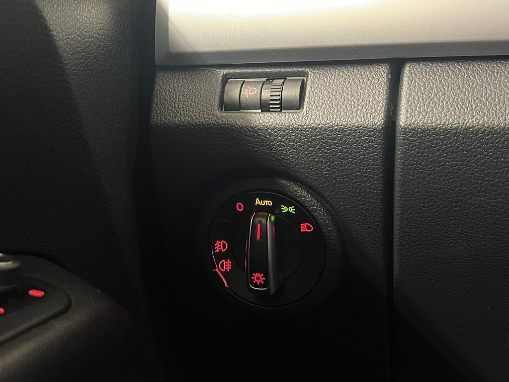 Vehicle Image 28