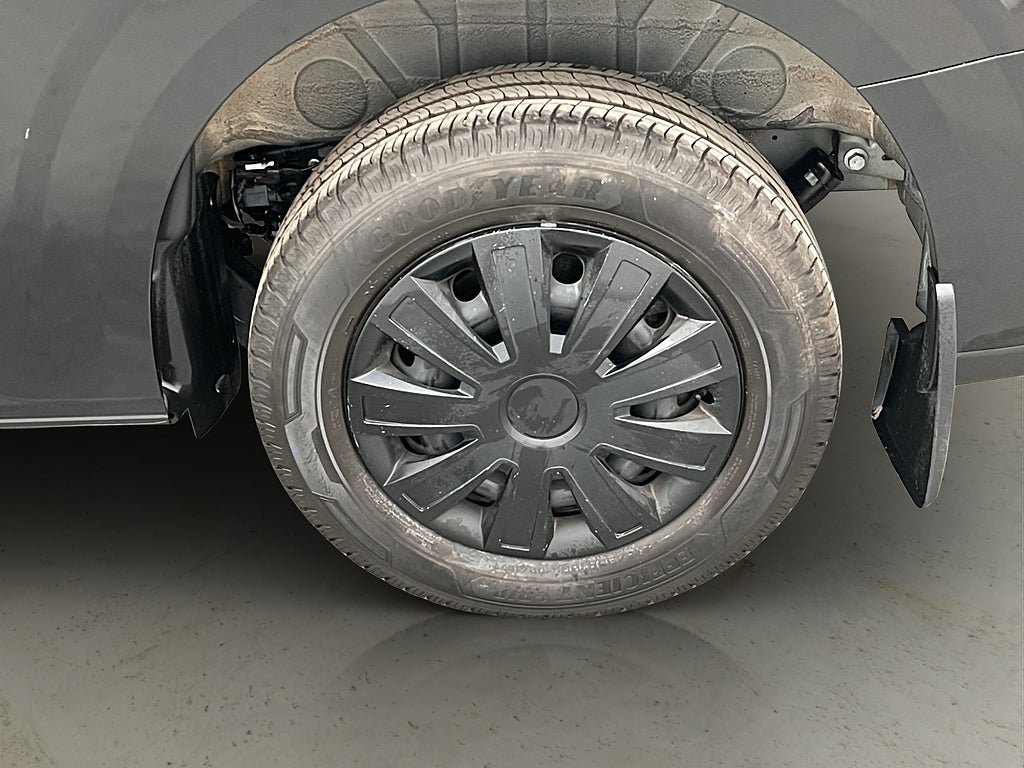Vehicle Image 27