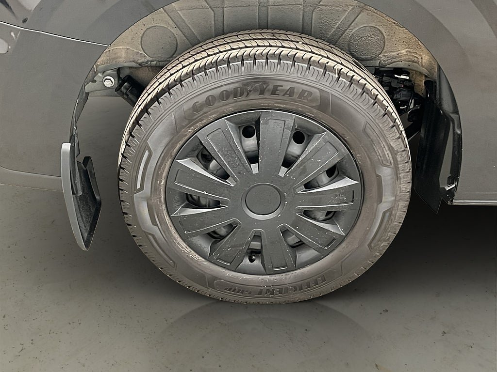 Vehicle Image 28