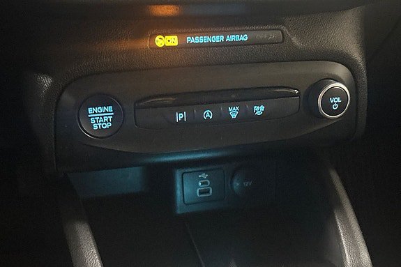 Vehicle Image 28