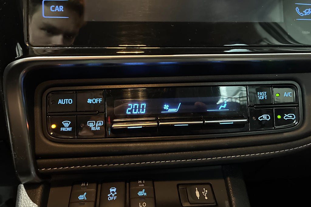 Vehicle Image 21