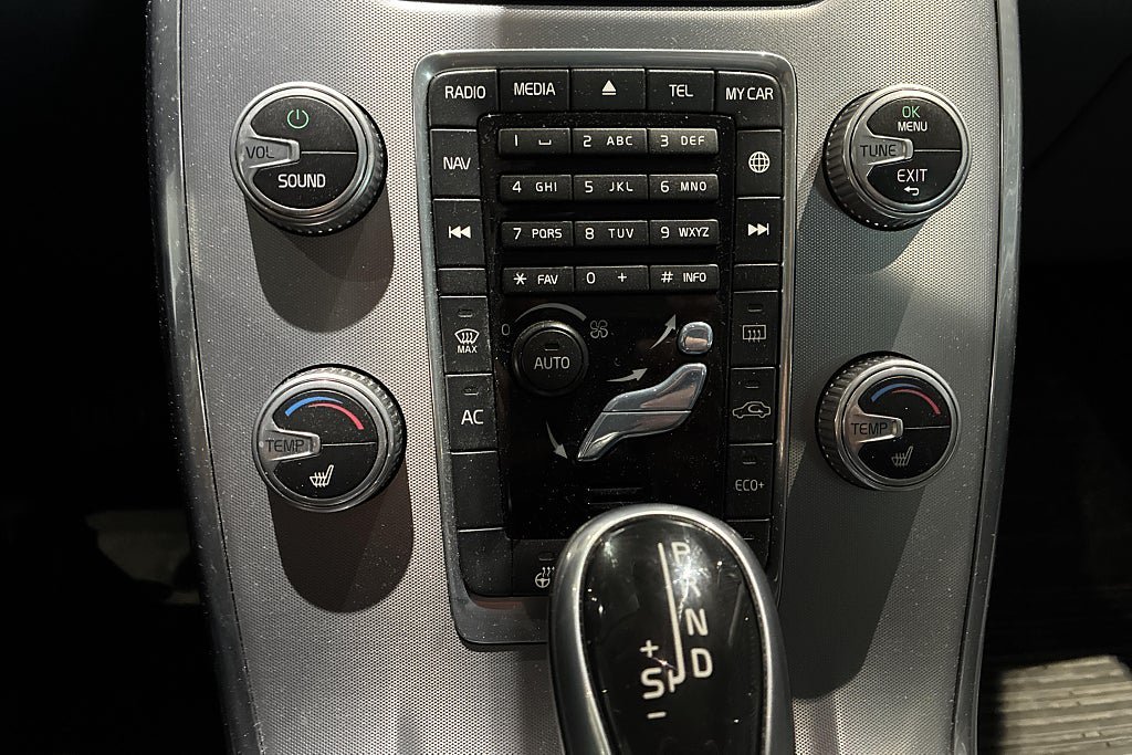Vehicle Image 24