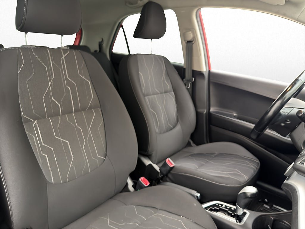 Vehicle Image 19