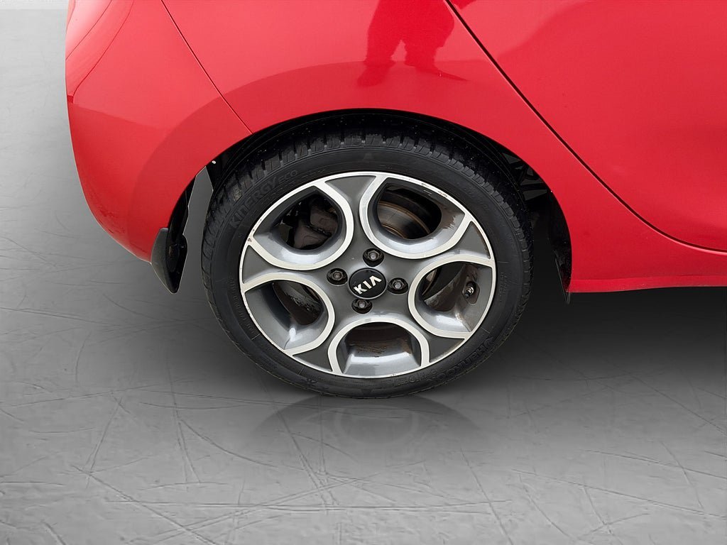 Vehicle Image 25