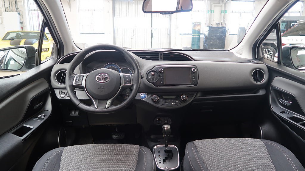 Vehicle Image 7