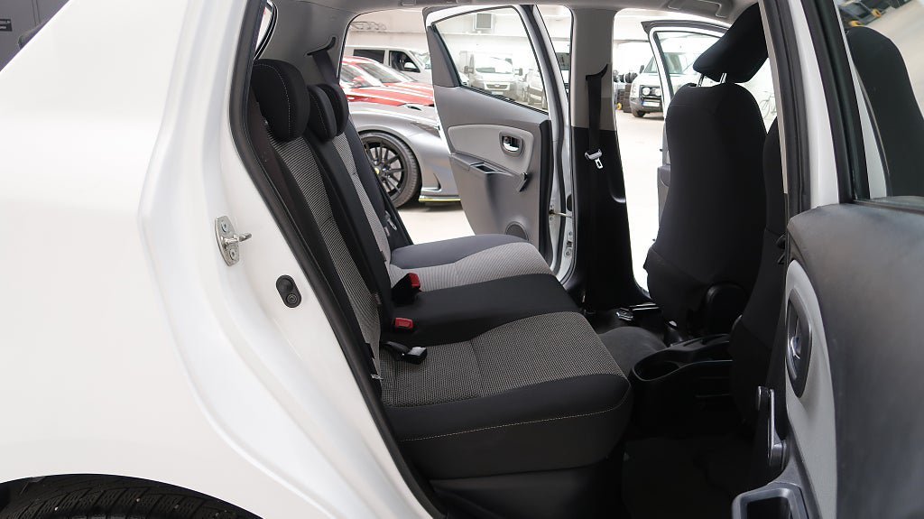 Vehicle Image 8