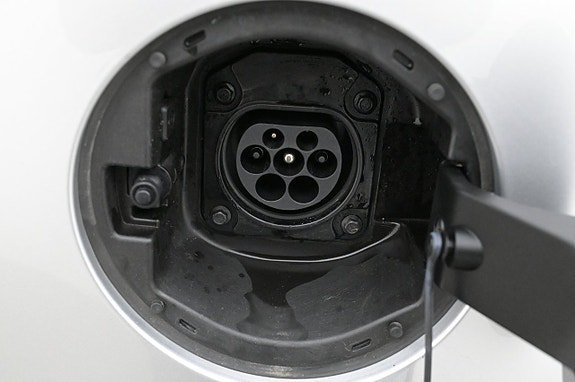 Vehicle Image 25