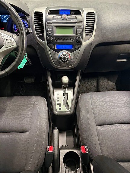 Vehicle Image 16