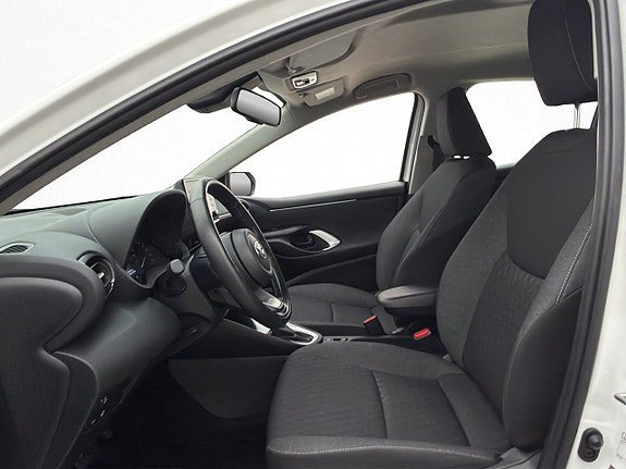 Vehicle Image 10