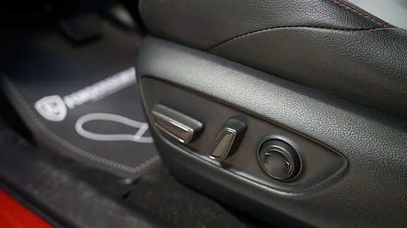 Vehicle Image 16