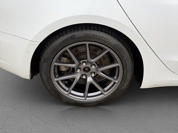 Vehicle Image 32