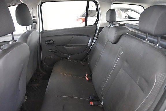 Vehicle Image 14