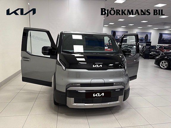 Vehicle Image 24