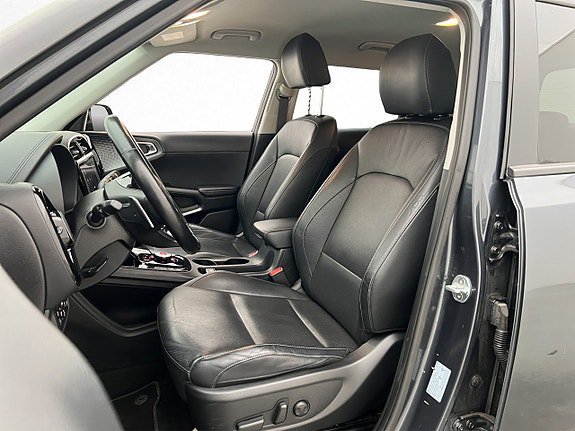 Vehicle Image 11