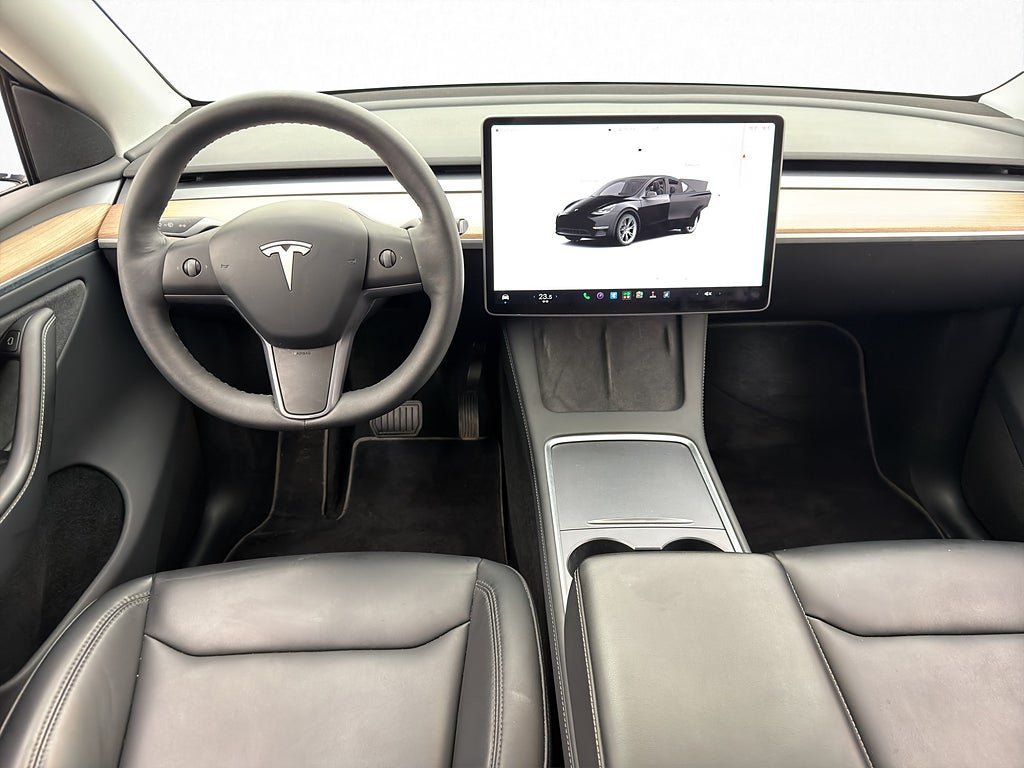 Vehicle Image 15