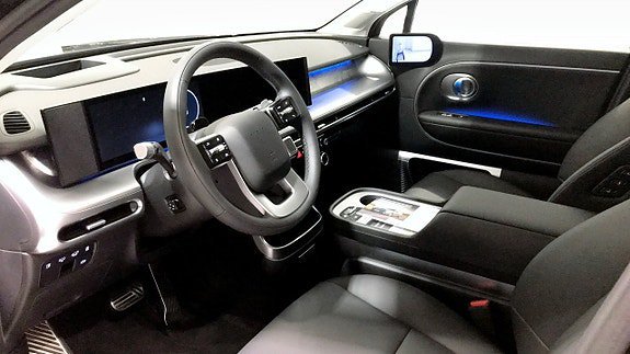 Vehicle Image 7