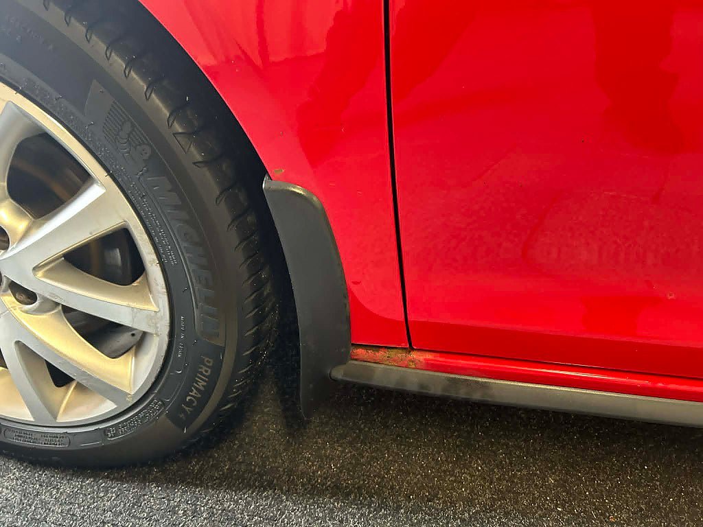 Vehicle Image 18