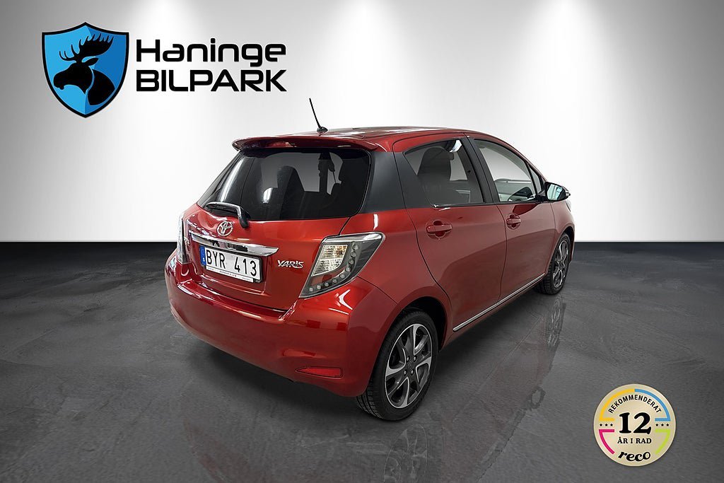 Vehicle Image 6