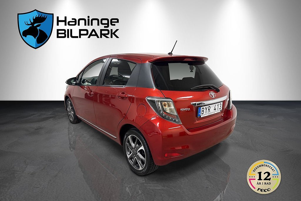 Vehicle Image 8