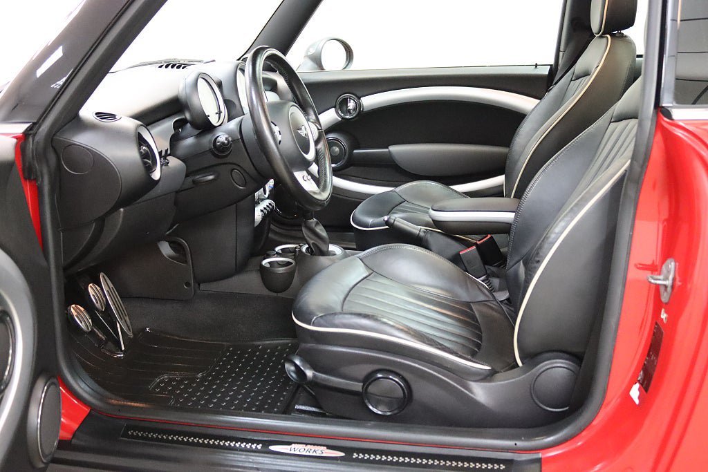 Vehicle Image 16