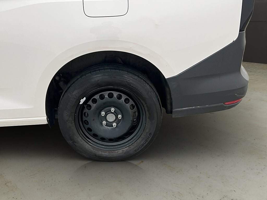 Vehicle Image 26