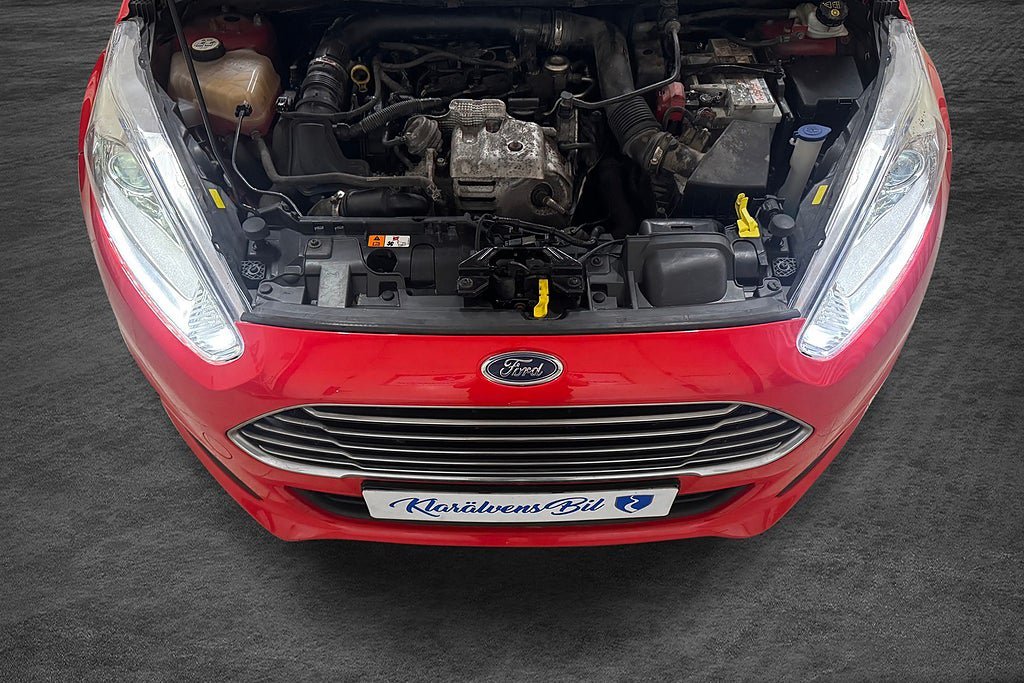 Vehicle Image 12