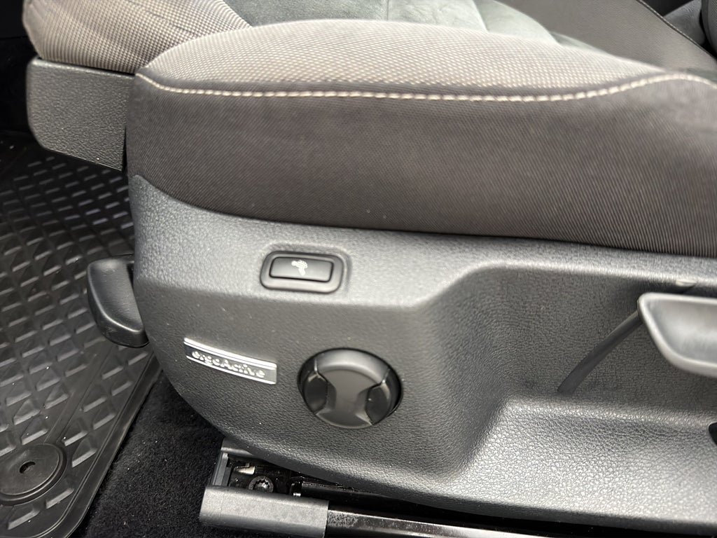 Vehicle Image 27