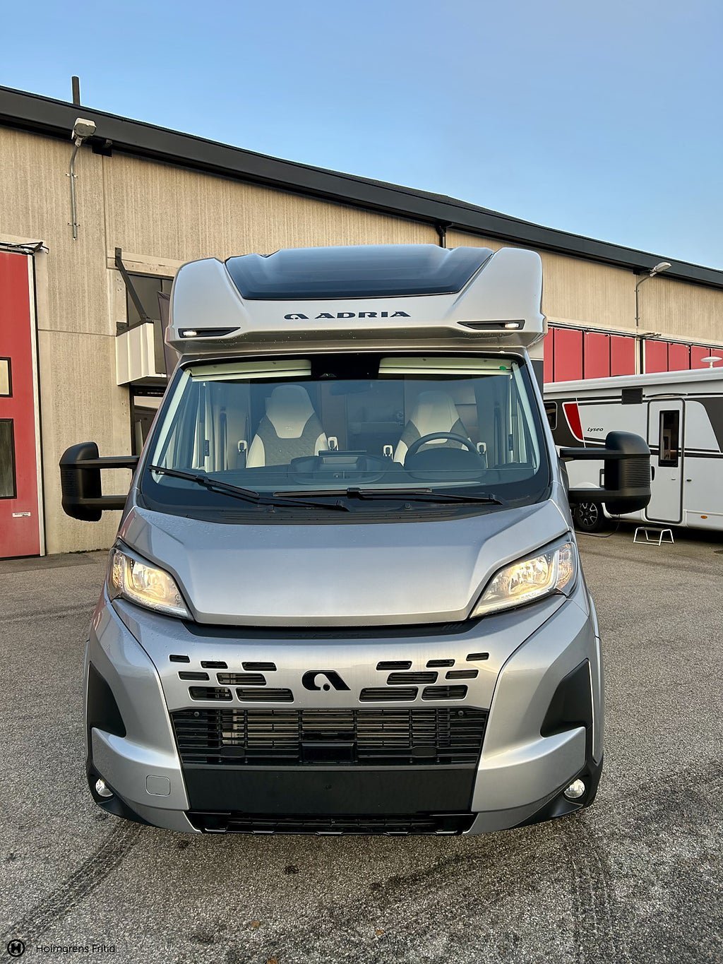 Vehicle Image 6
