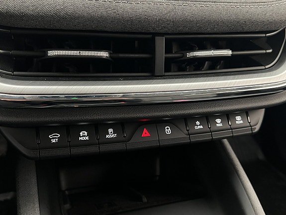 Vehicle Image 26