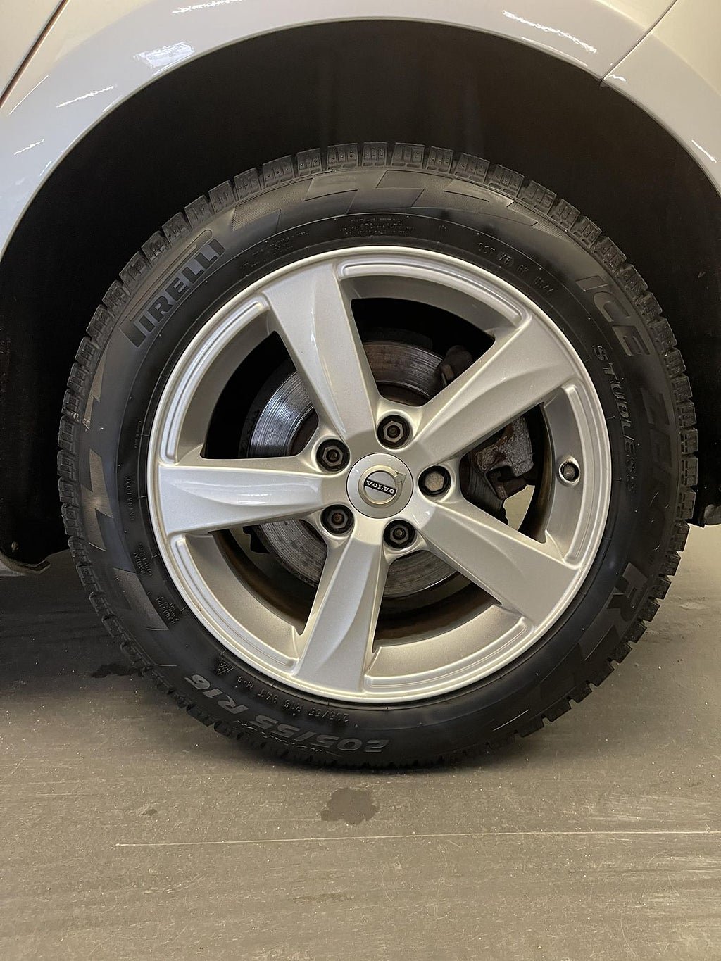 Vehicle Image 6
