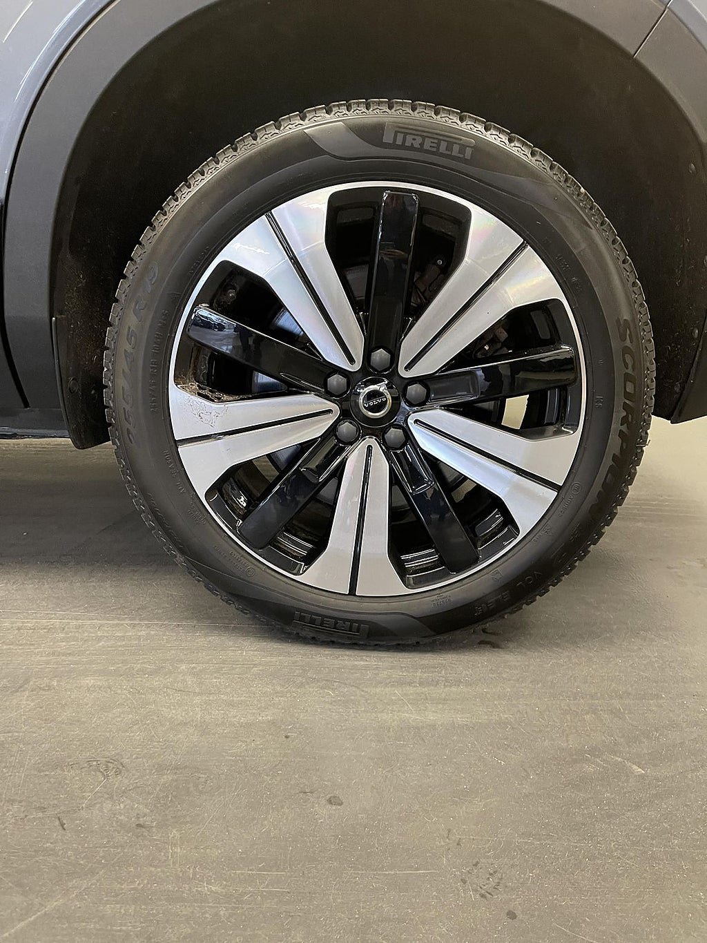 Vehicle Image 9