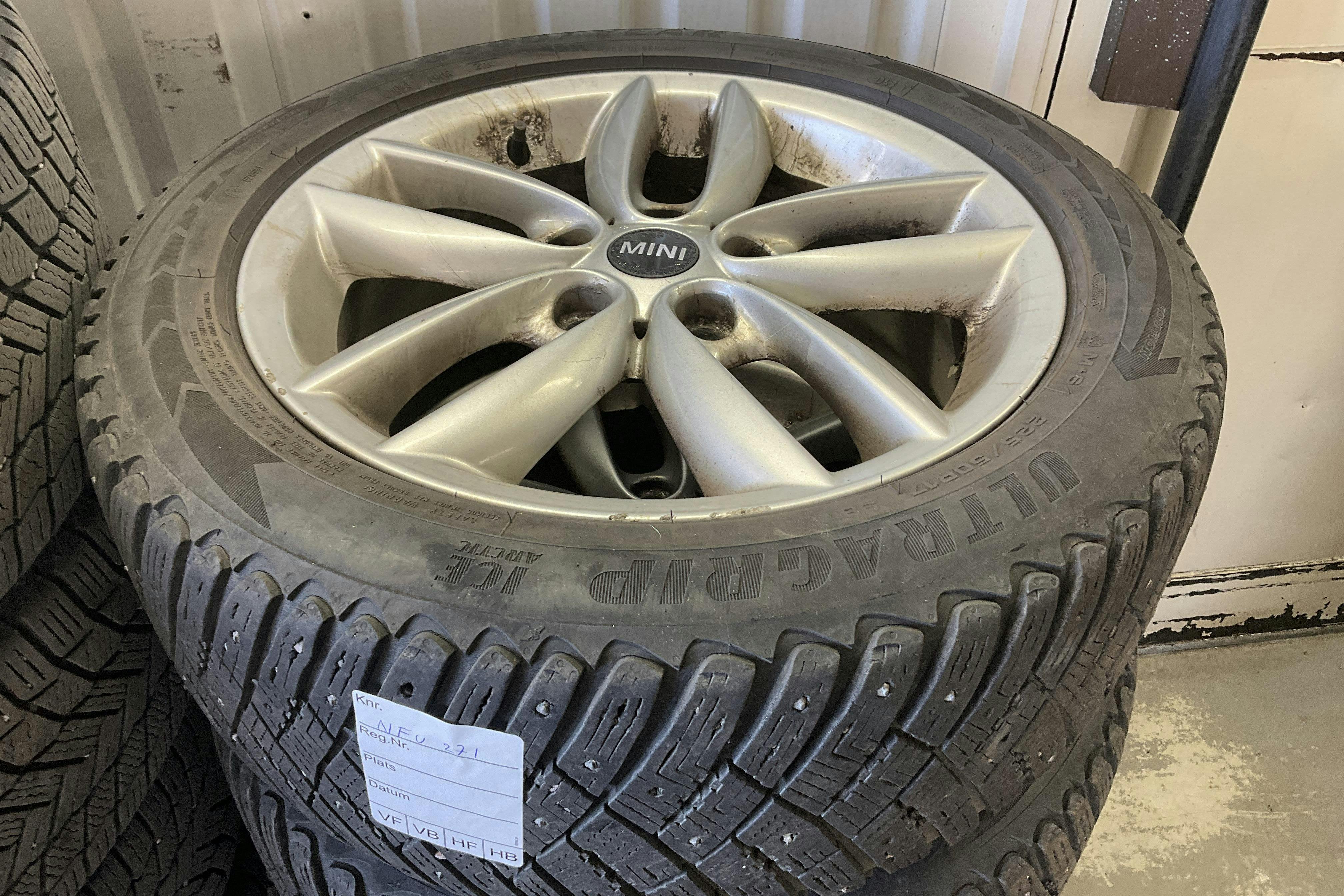 Vehicle Image 11